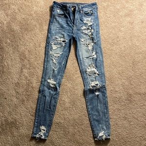 American Eagle distressed Hi-rise jeans. Size 4. Light blue